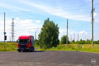Обновление дороги к заводу Уралхим: новое покрытие уже уложено
