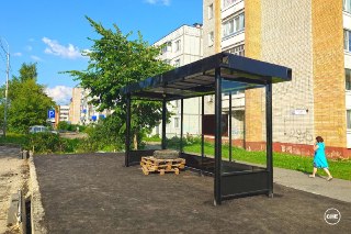 Современный остановочный павильон на улице Луначарского