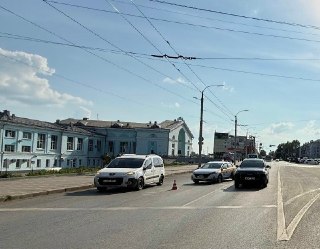 ДТП с Пятью Автомобилями в Кирове: Пострадала Женщина