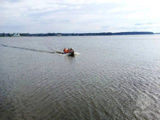 В Омутнинске пятеро школьников на плоту попали в беду